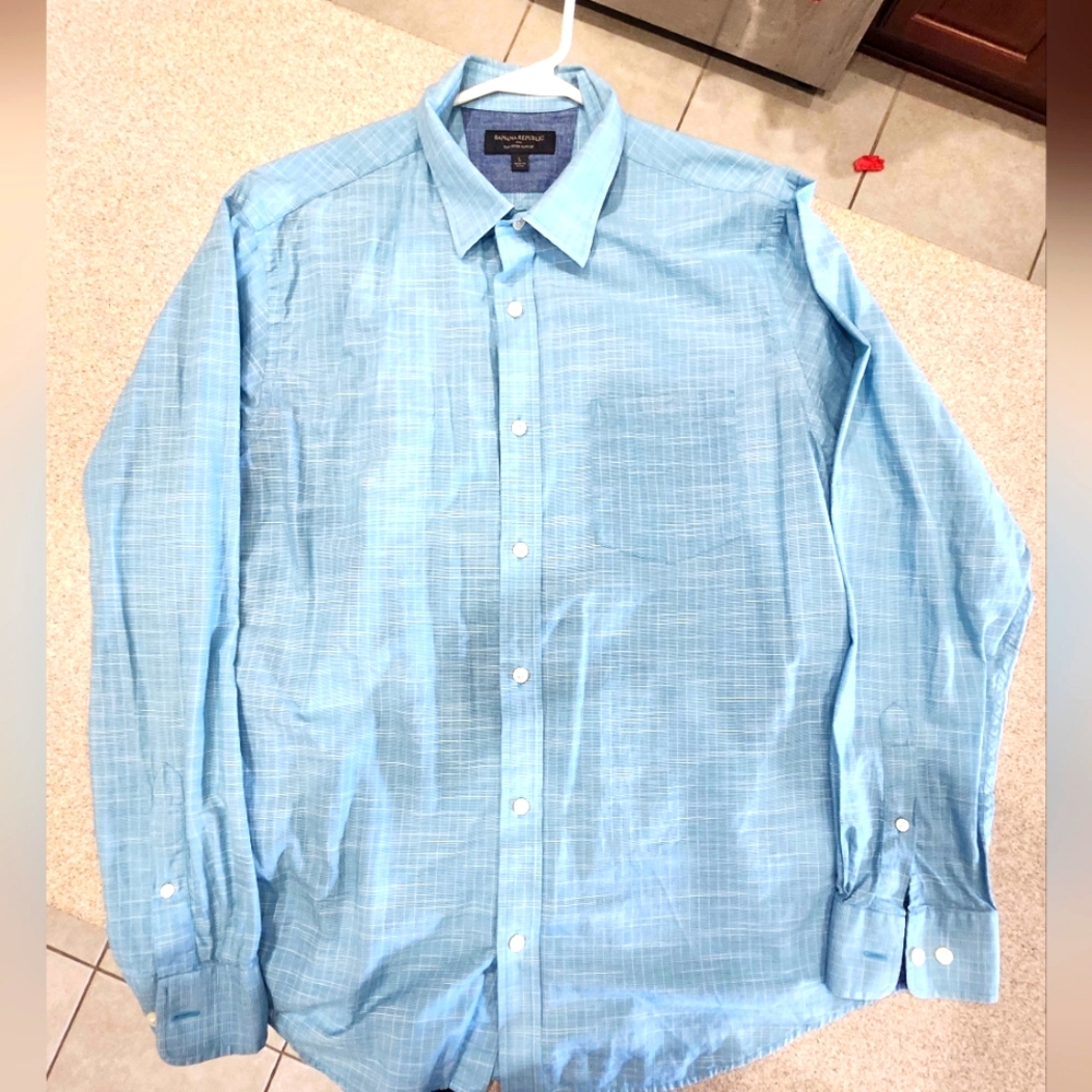 Banana Republic Men's size Large dress shirt